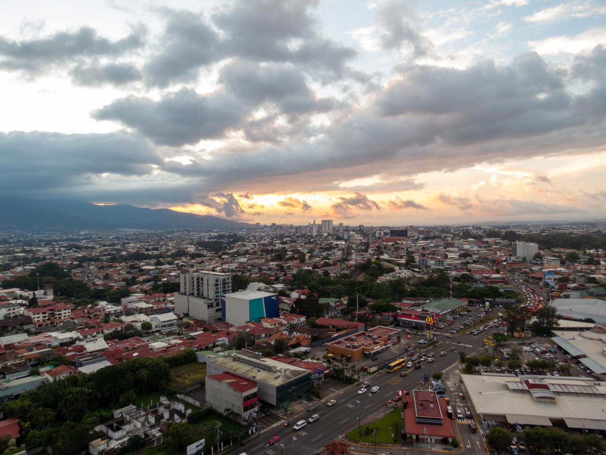 Ifreses, Study Full Equipped Whith Pool, Air- Conditioning, Spectacular View Of The City, Parking With Additional Payment Curridabat Exterior foto